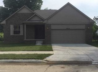 20613 Rosedale St, Saint Clair Shores, MI 48080