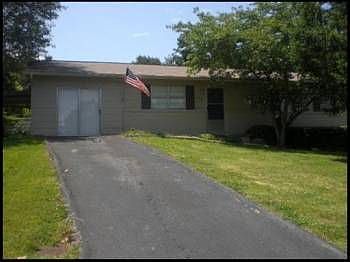 2nd image of 4800 Elm View Dr