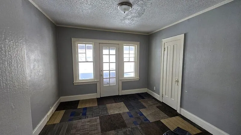 2 bed, 1.0 bath, $950 — Photo 1