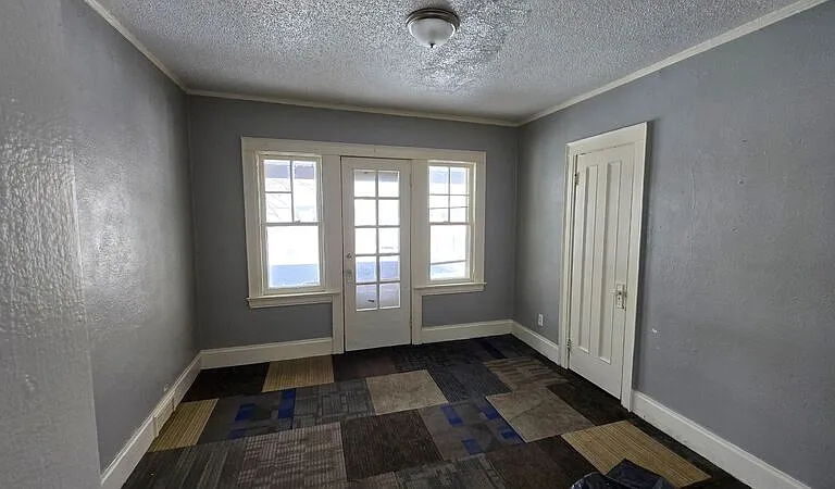 333 Rosewood Ter #1 — Photo 1