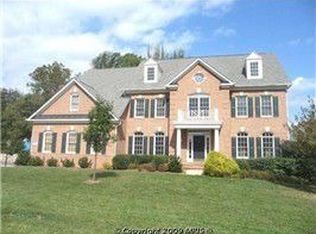 2912 Fox Mill Manor Dr, Oakton, VA 22124