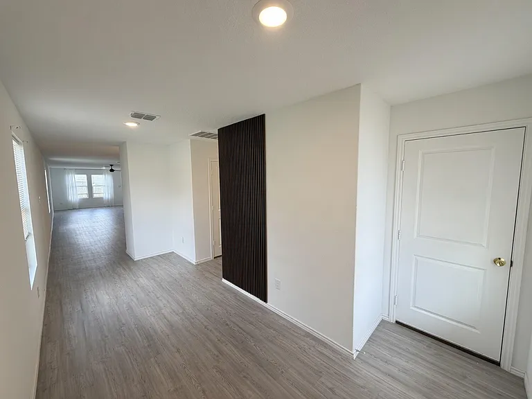 5410 Daphne Path — Photo 3