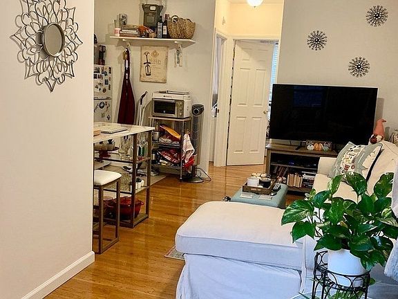 3rd image of 330 E 65th St APT 28