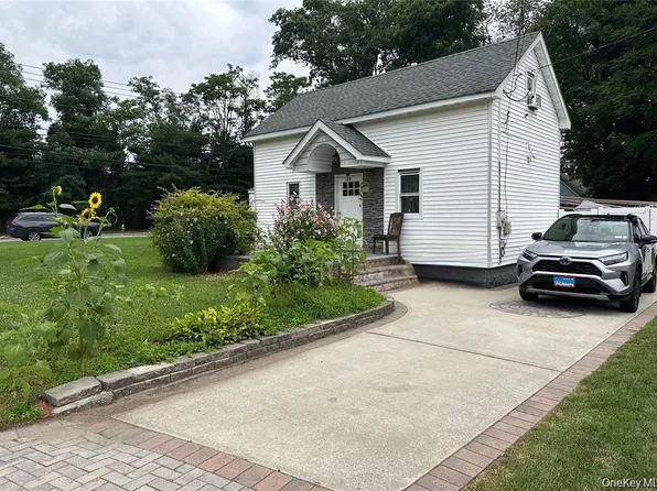 1287 Little East Neck Road, Wyandanch, NY 11798