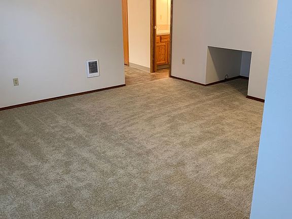 5th image of 124B NE Juniper Ave