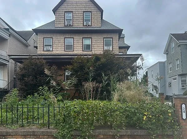 26 E 32nd St #3L