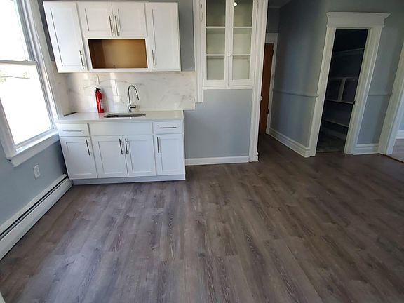 2nd image of 222 William St #5