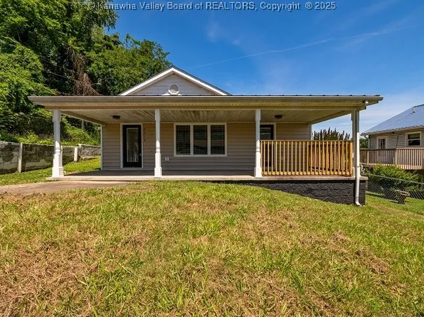 9012 Florida Ave, Marmet, WV 25315