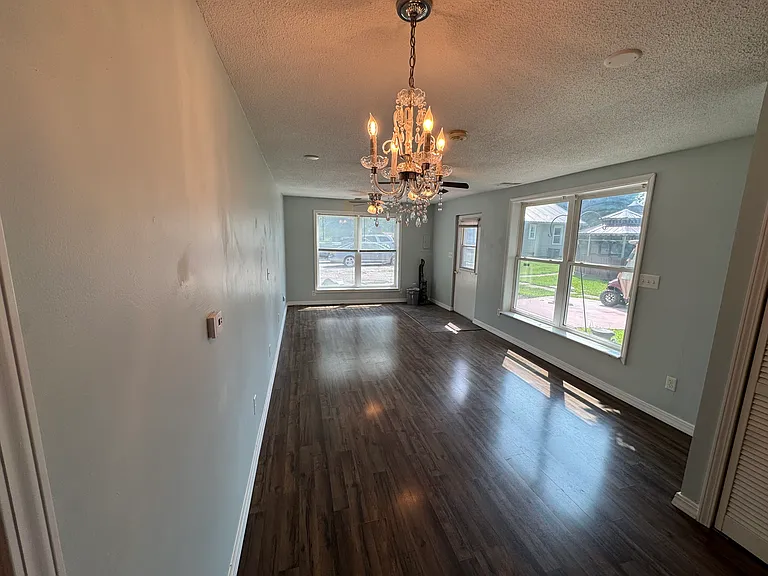 6815 Curran Rd — Photo 5