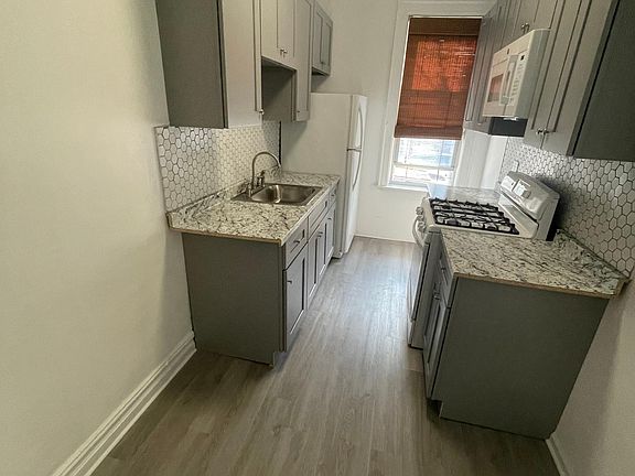 5th image of 3018 Barnes Ave APT 1F