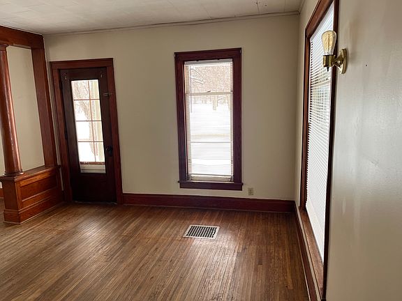 5th image of 18 Grove St