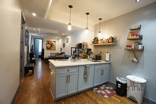 Rented by Rennit Inc. | media 4