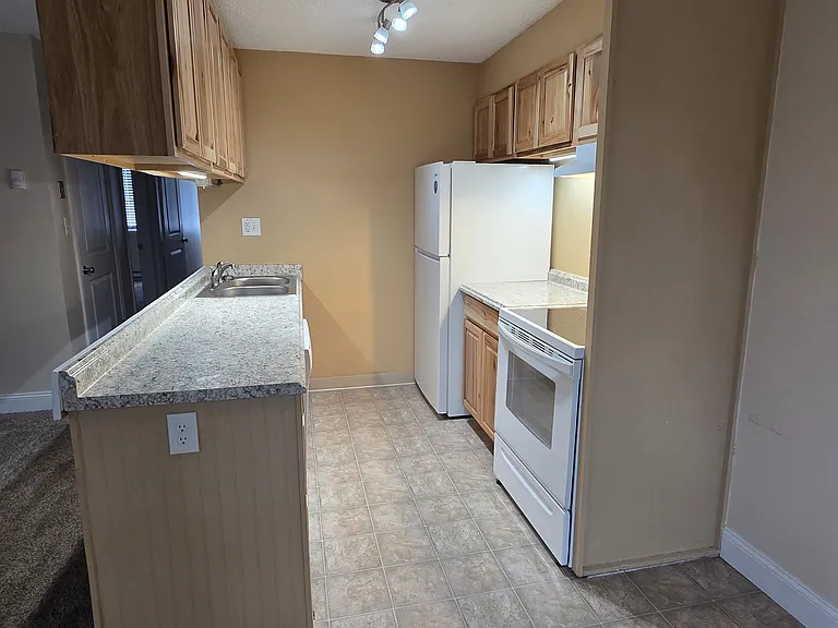 1340 E Sherwood Dr #1 — Photo 2