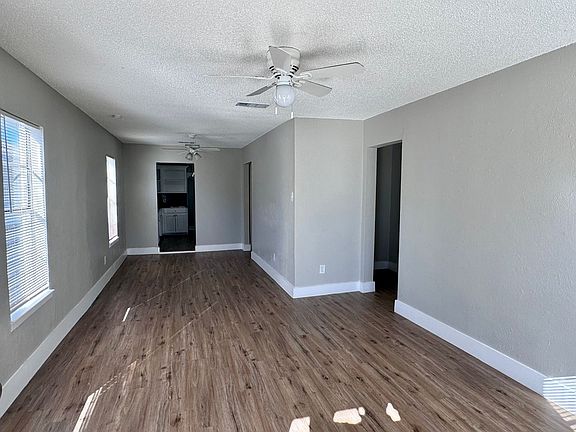 2nd image of 716 W Broadus Ave