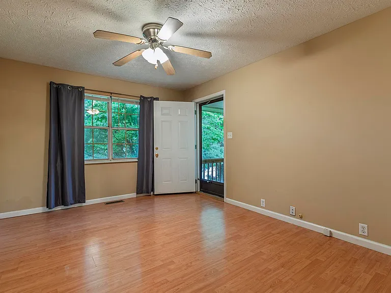 426 Parliament Rd #2 — Photo 8