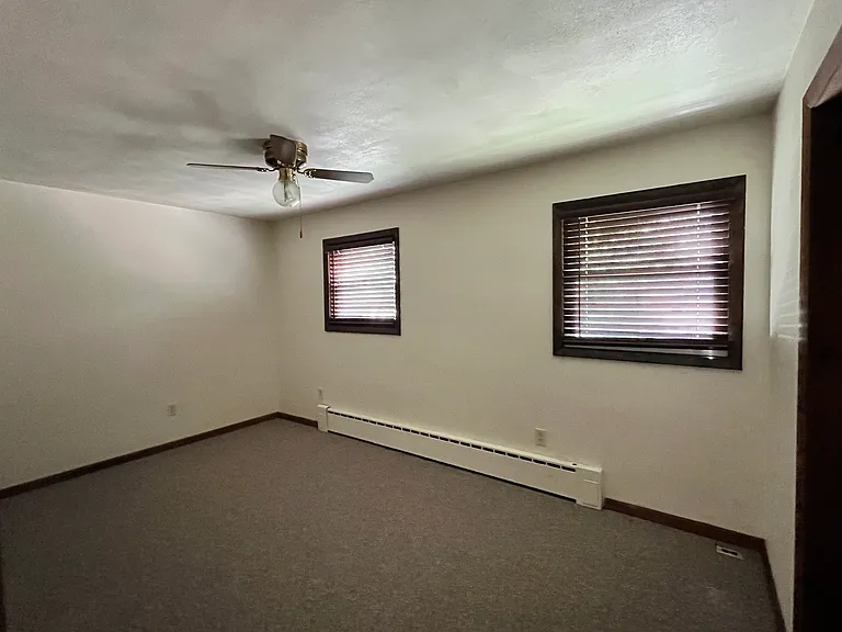 1028 Kilbourne Rd — Photo 5
