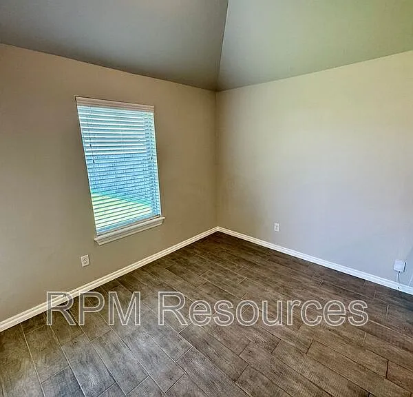 8401 NW 162nd St — Photo 11