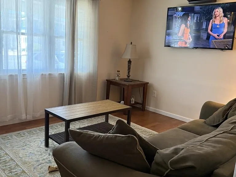 1835 Northwest Dr — Photo 3