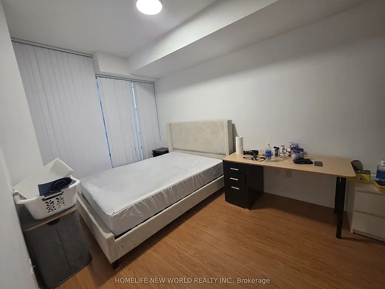 37 Grosvenor St #3308 — Photo 5