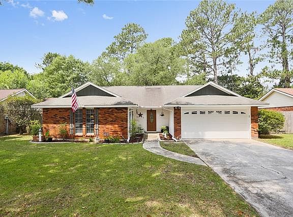 2nd image of 105 Willow Wood Dr
