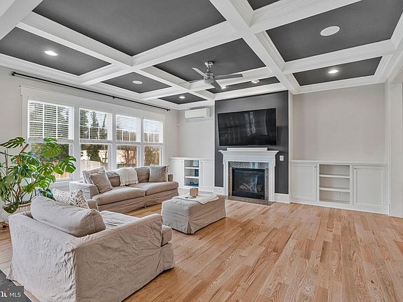 5th image of 362 Park St NE