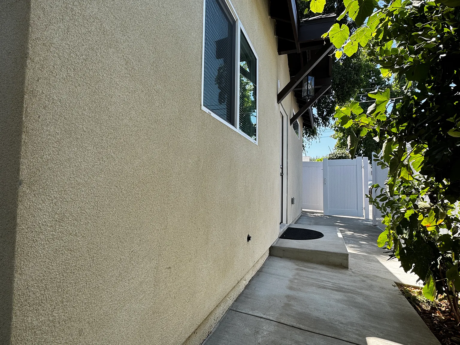 Andasol Ave, Encino — Photo 3