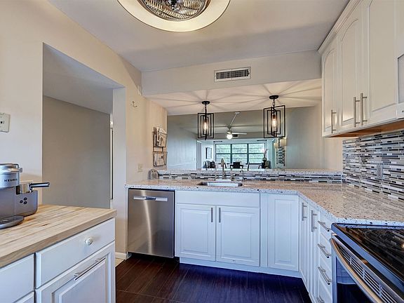 4th image of 6085 Balboa Cir APT 303