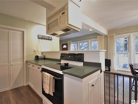 4th image of 58 Crandall St