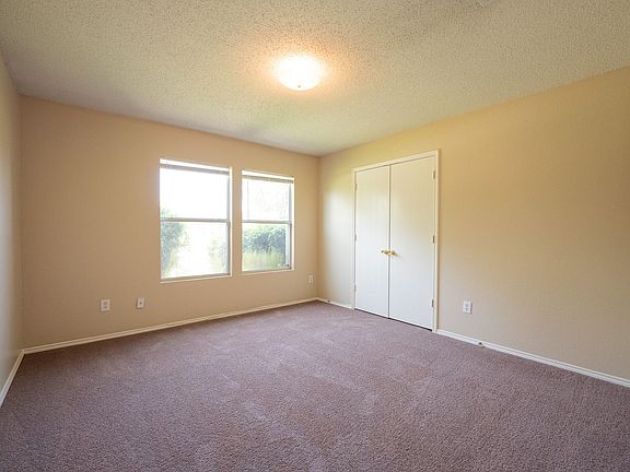3rd image of 1420 Bumble Bee Dr