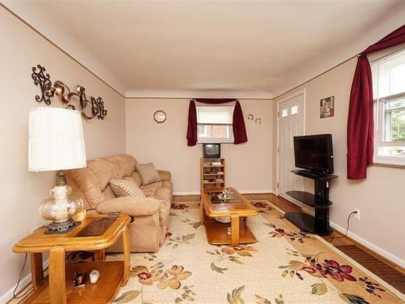 3rd image of 1724 Guise Ct
