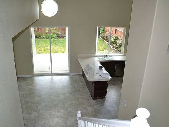 flooring only 2 yrs old