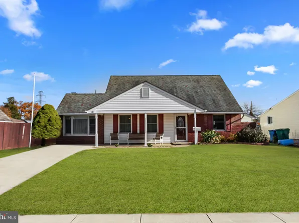 80 Jewel Ln, Levittown, PA 19055