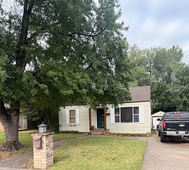 1663 Hillcrest Dr — Photo 8