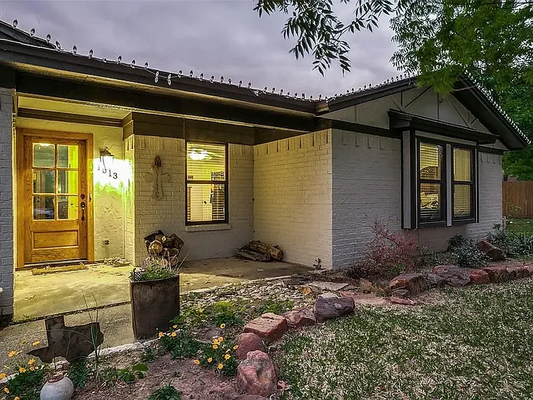 1613 Box Canyon Ct — Photo 2