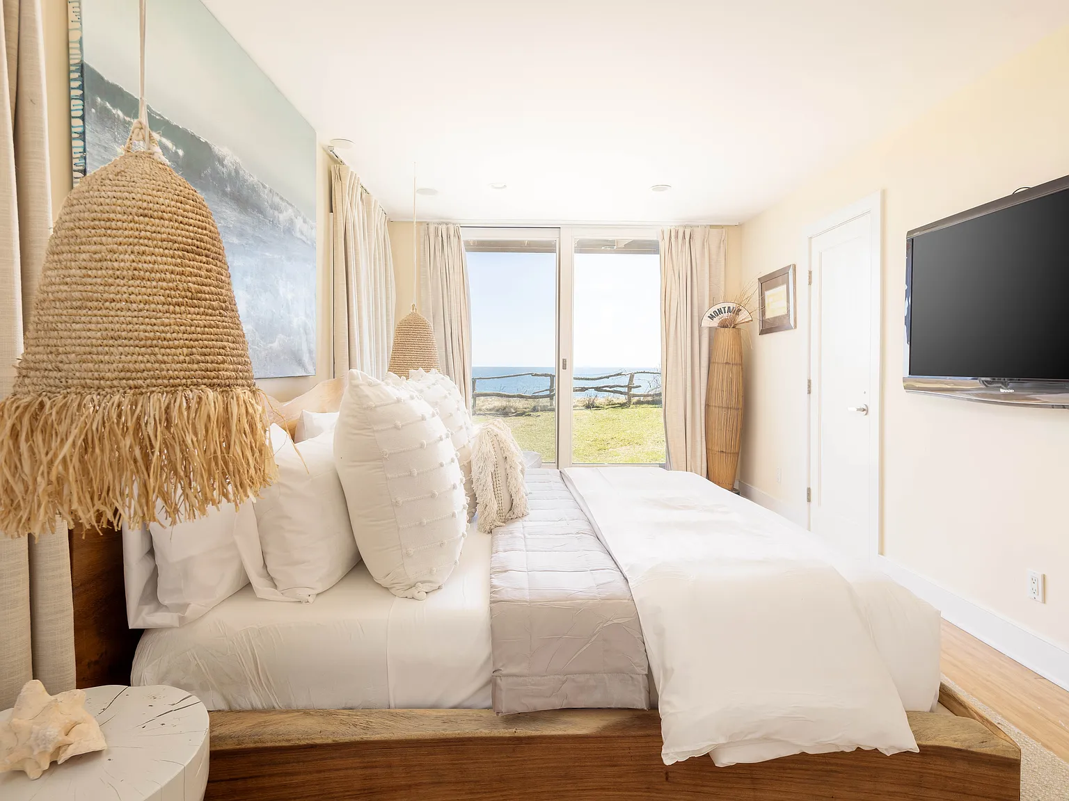 Surfside Villa | Oceanfront 4BR Home with Hot Tub | Rove Travel — Photo 4