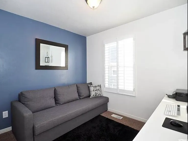 181 W Carrick Dr — Photo 15