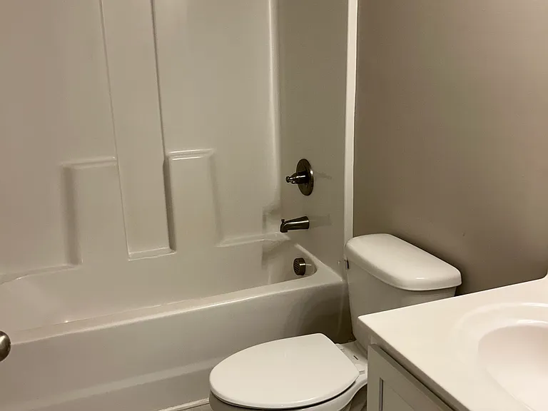 110 Sanders Dr — Photo 10