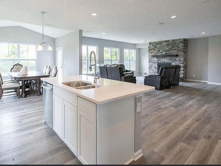 6837 Vail Ct — Photo 9