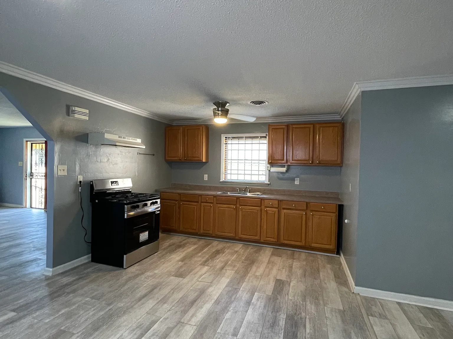 3 bed, 1500 sqft, $1,700 — Photo 3
