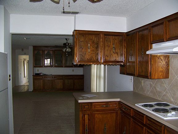 Kitchen/Dining Area