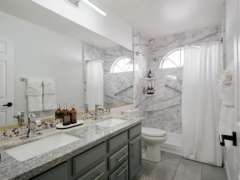 Bathroom 2 of 2