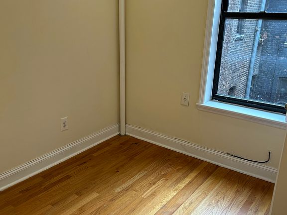 5th image of 556 W 185th St APT 19