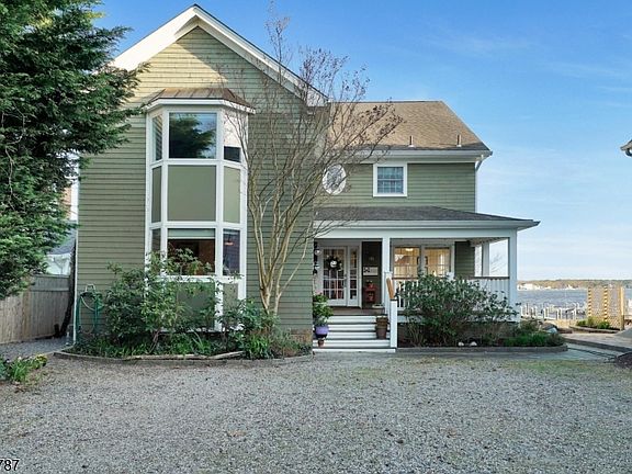 2nd image of 599 Point Ave