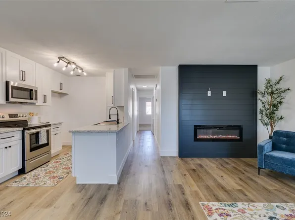1029 Willow Tree Dr Unit D, Las Vegas, NV 89128