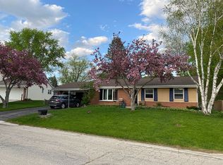W52N768 Windsor Dr, Cedarburg, WI 53012
