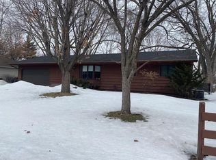 406 W 76th St, Chanhassen, MN 55317