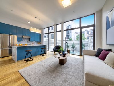 237 Devoe St #1R, Brooklyn, NY, 11211