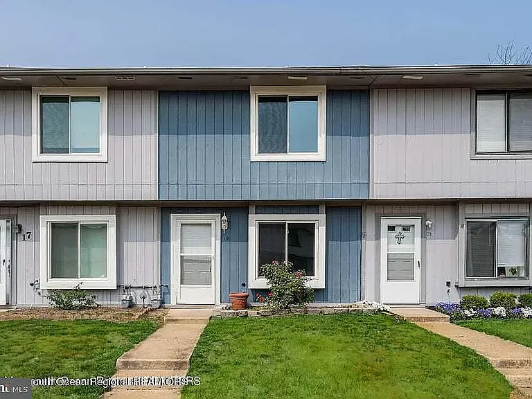 19 Creek Rd — Photo 1