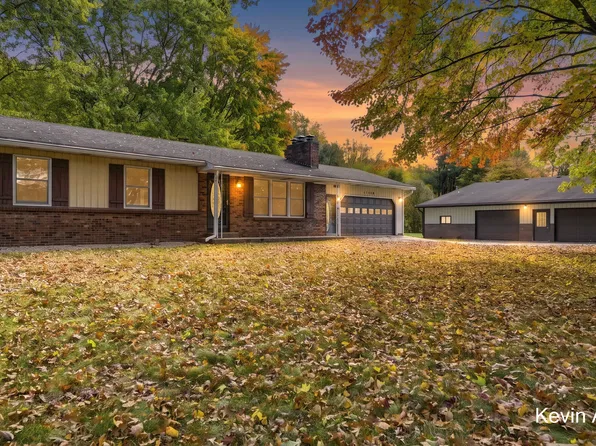 11330 Wabasis Ave NE, Rockford, MI 49341