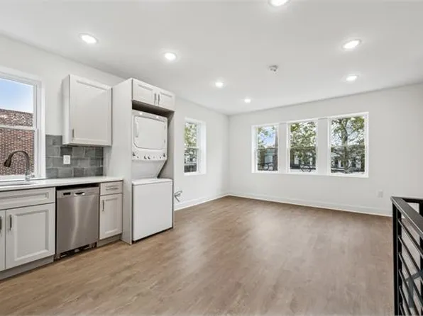 2534 S 61st St #2, Philadelphia, PA 19142